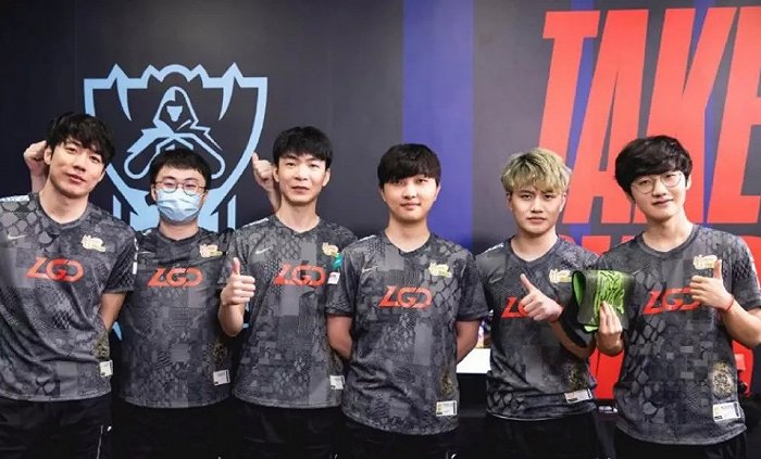 随着李霄鹏 随着李霄鹏